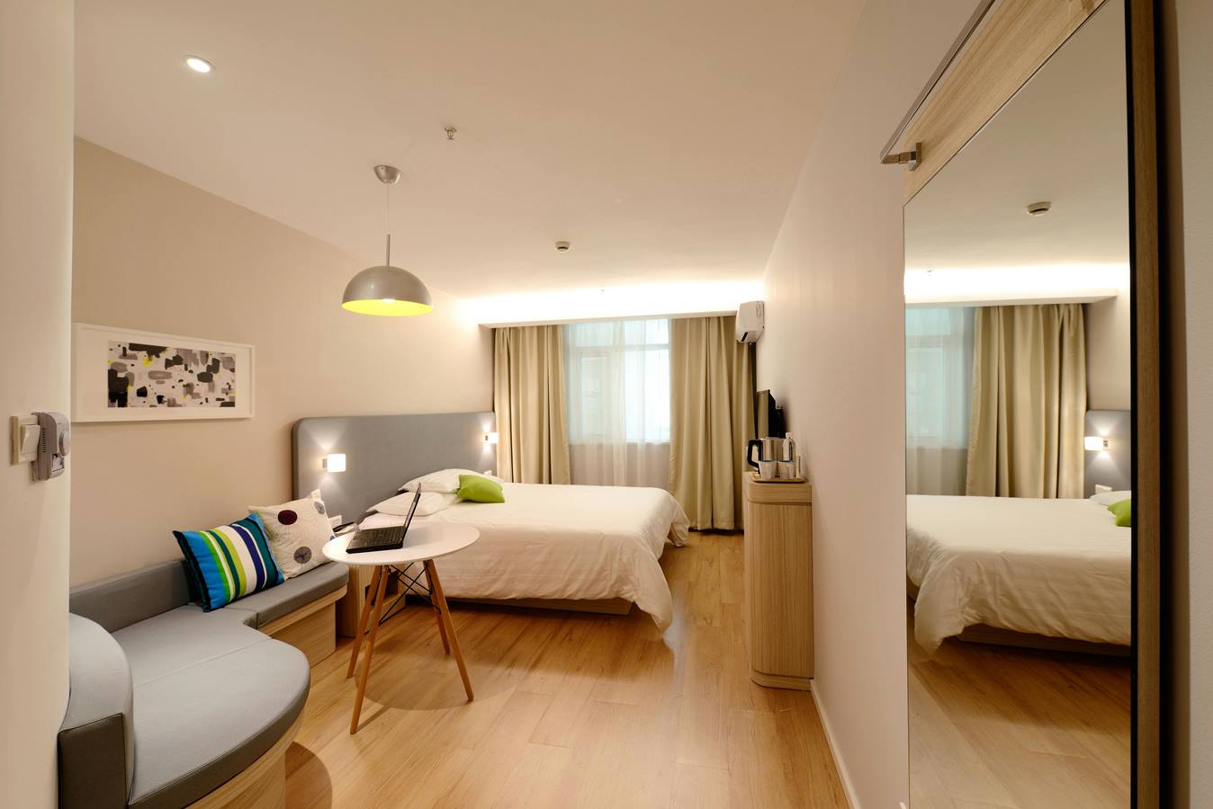 Wie richtet man ein Schlafzimmer ein, damit es zur Entspannung einlädt?